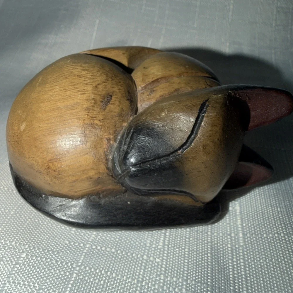 Mandalay Box Co Sleeping Siamese Cat Hand Carved Wood Paperweight Curled Up